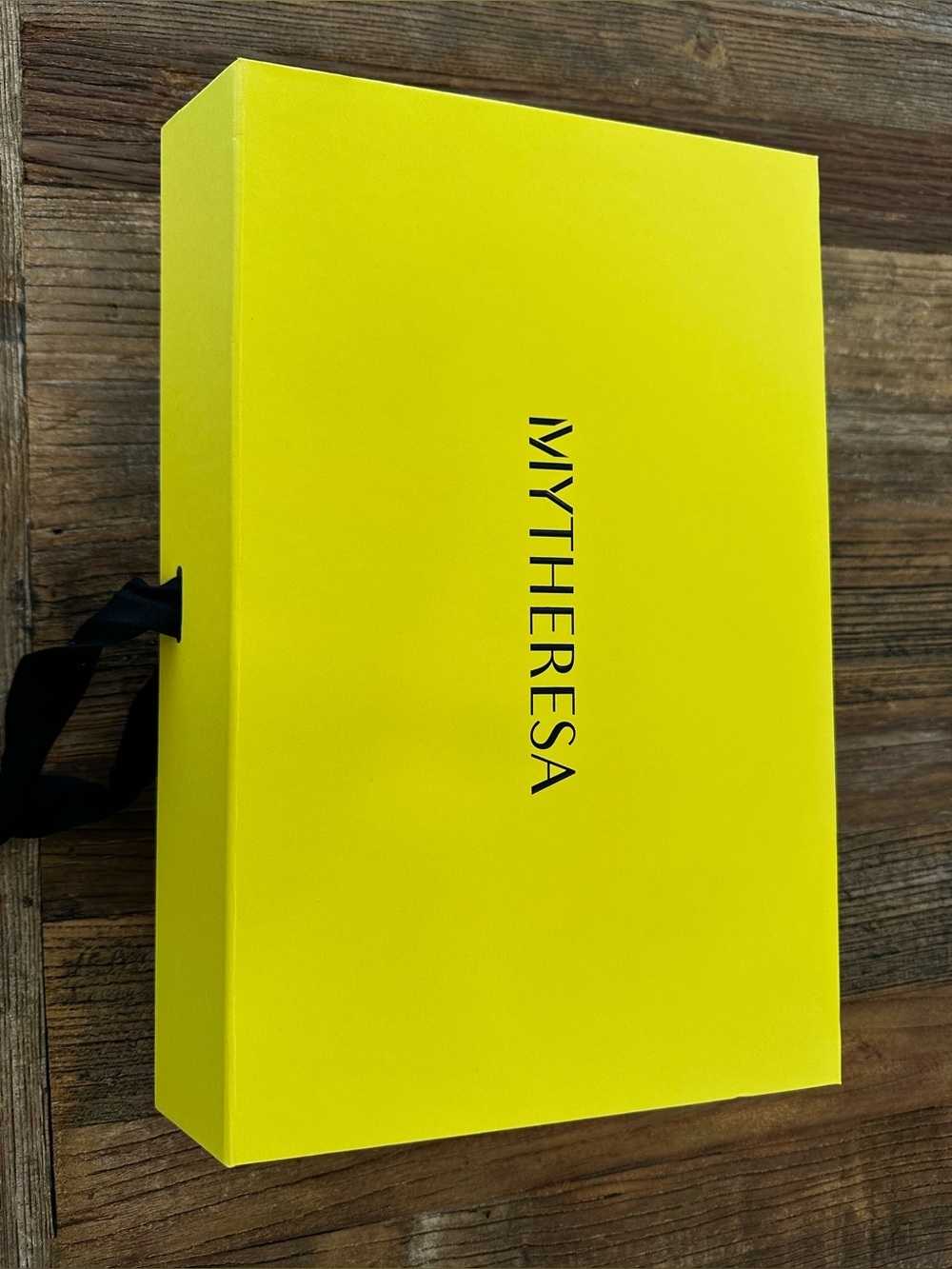 MYTHERESA Bright Yellow Gift Box - Picture 1 of 5